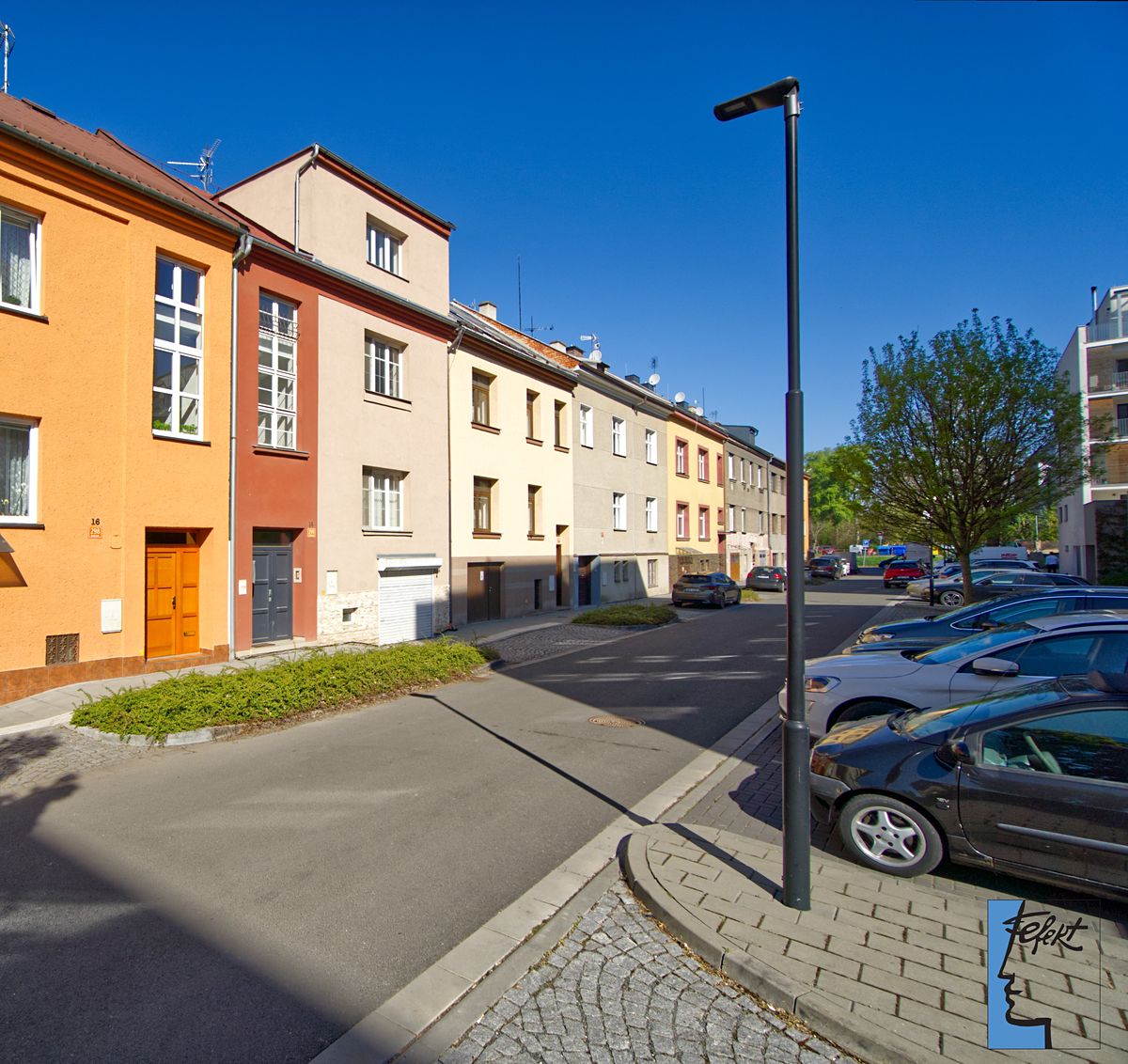 Prodej rodinného domu 250 m², pozemek 237 m² – fotografie 2
