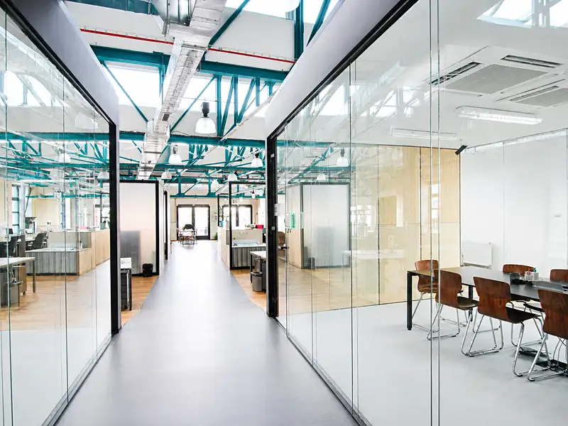 Pronájem kanceláře 706 m², Praha – náhled fotky 3