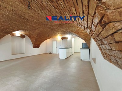 Pronájem bytu 1+kk 70 m²