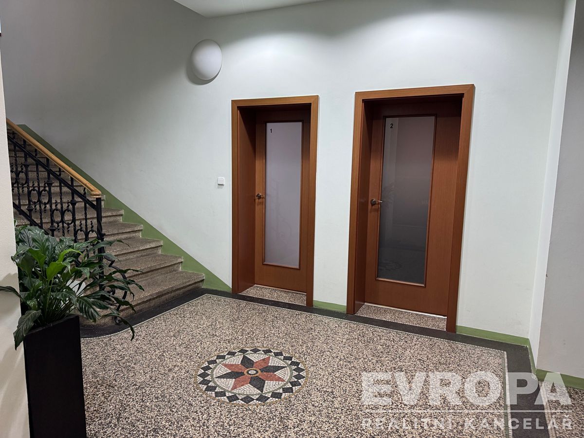 Pronájem kanceláře 130 m² – fotografie 3