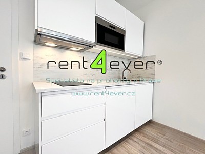 Pronájem bytu 1+kk 27 m² — photo 4