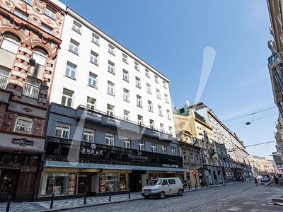 Pronájem kanceláře 409 m²