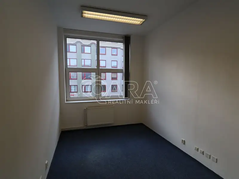 Pronájem kanceláře 27 m², Praha – náhled fotky 2
