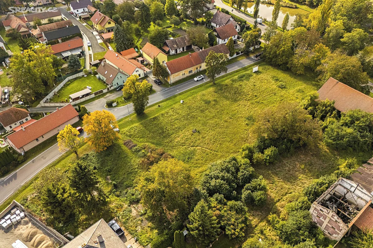 Prodej stavebního pozemku 647 m² – pohled 3