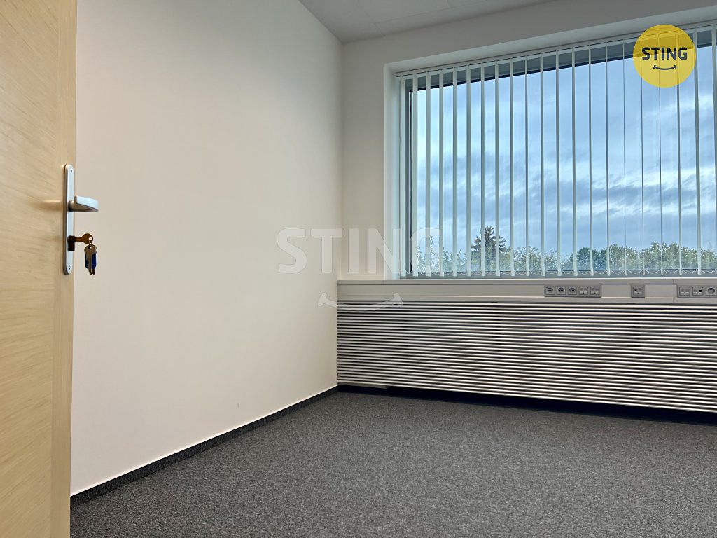 Pronájem kanceláře 18 m² – fotografie 2