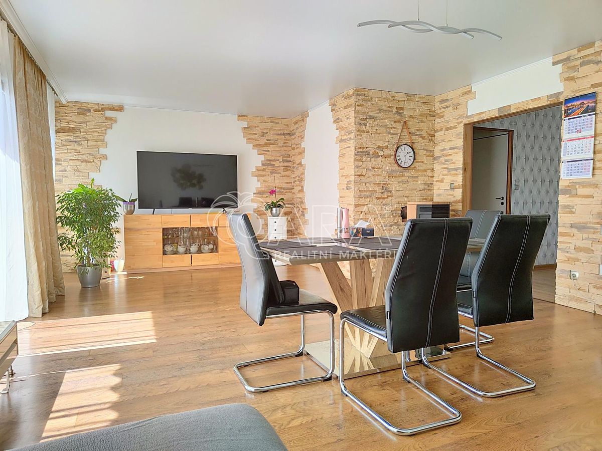 Prodej rodinného domu 258 m², pozemek 514 m² – fotografie 5