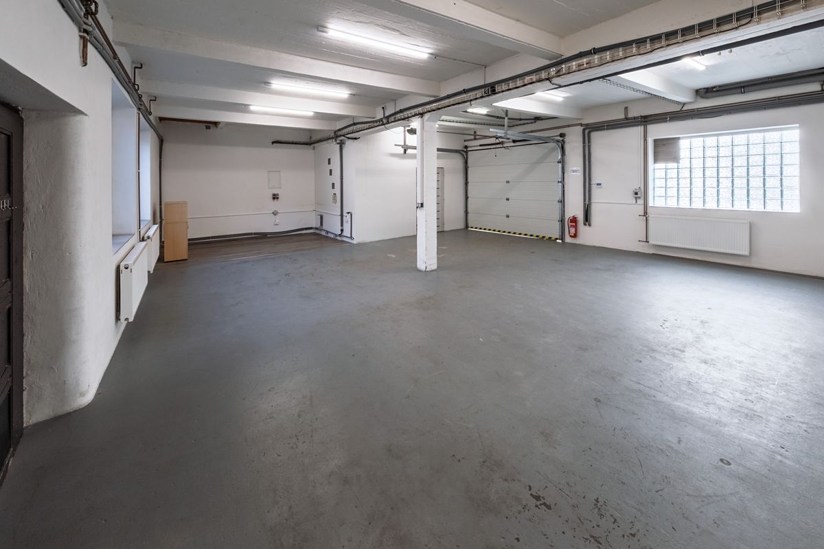 Prodej kanceláře 180 m² – fotografie 3