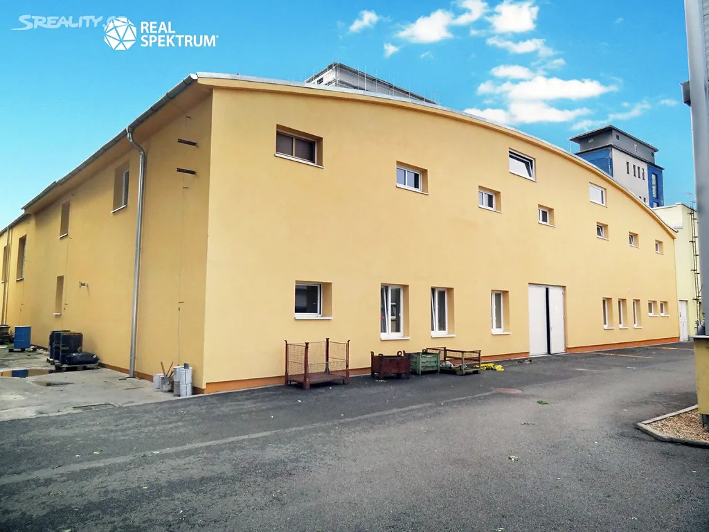 Pronájem výrobní haly, prostoru 3047 m²