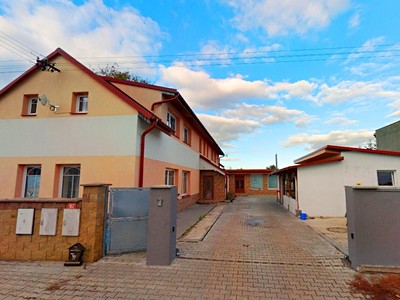 Prodej  rodinného domu 299 m², pozemek 593 m²