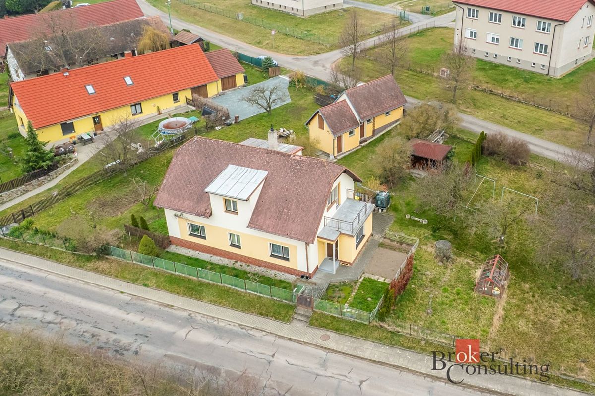 Prodej rodinného domu 146 m², pozemek 613 m² – fotografie 2
