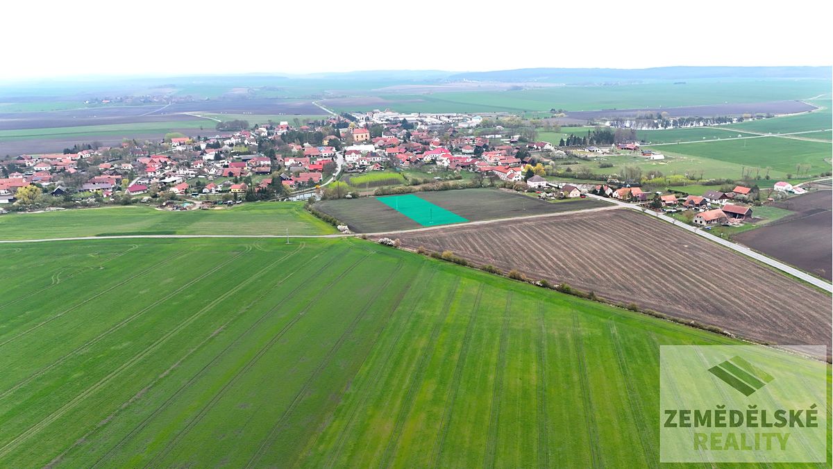 Prodej stavebního pozemku 5632 m², Kněžice – fotka 1 z 3