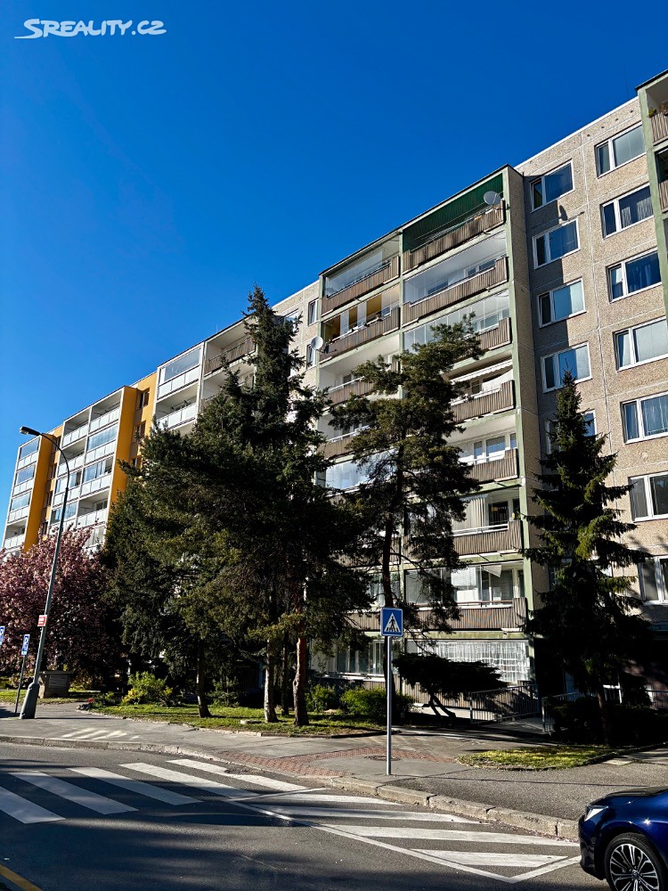 Pronájem bytu 4+kk 87 m² – pohled 2