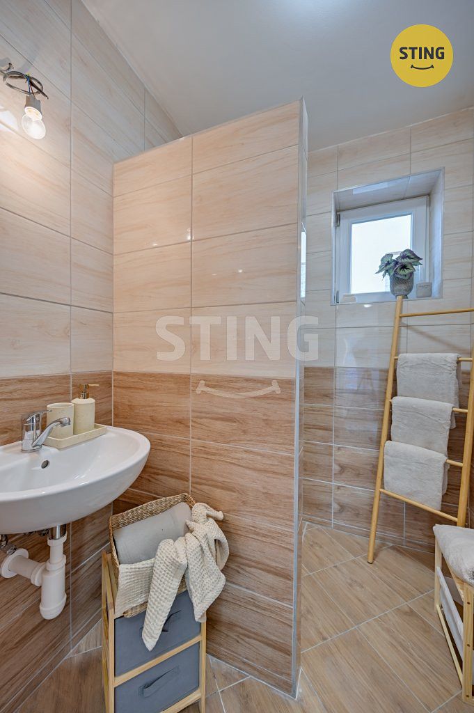 Prodej rodinného domu 270 m², pozemek 615 m² – fotografie 4