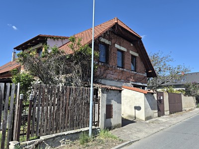 Prodej  rodinného domu 140 m², pozemek 1 021 m²