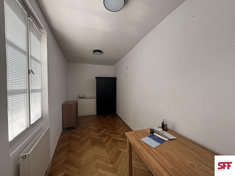 Pronájem bytu 3+kk, 76 m² (13 z 25)