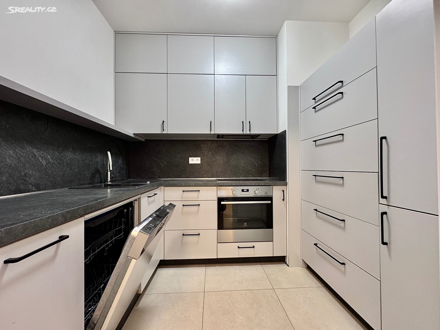 Prodej bytu 2+1 57 m² (Jednopodlažní) – pohled 3