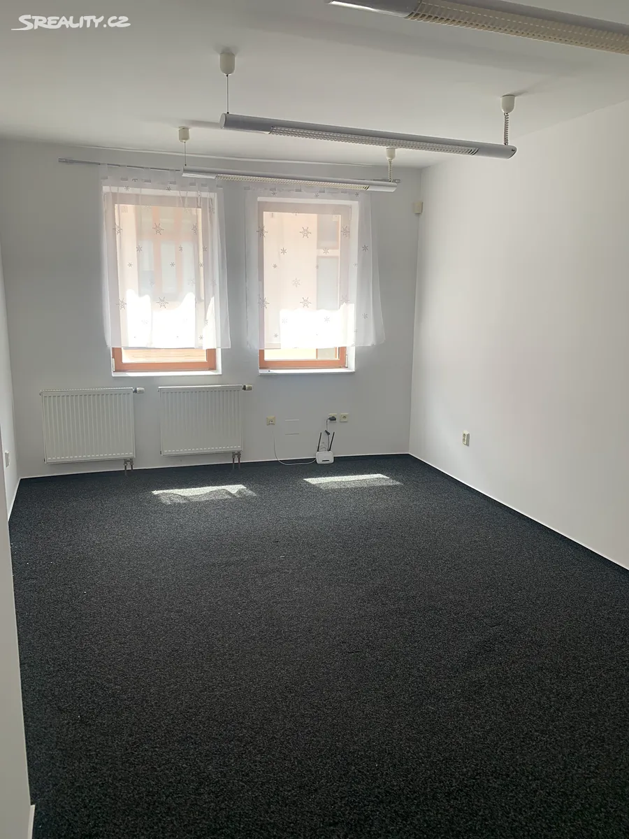 Pronájem kanceláře 21 m² – pohled 2