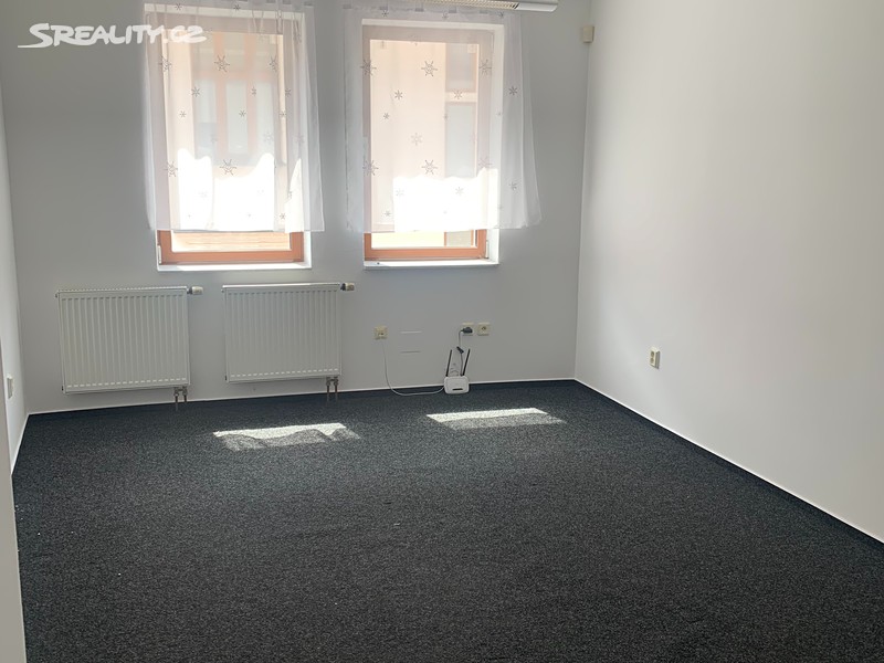Pronájem kanceláře 21 m² – pohled 2