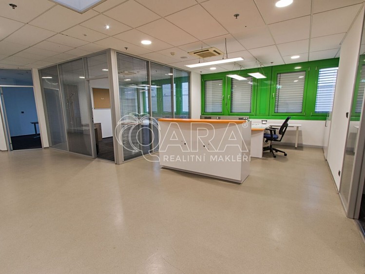 Комерційне приміщення в оренду, 350 м² (2 з 26)