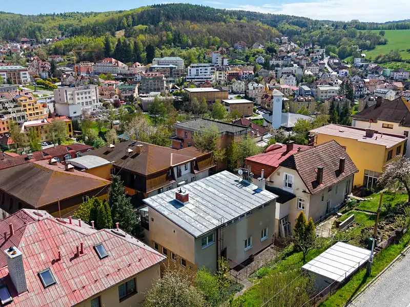 Prodej vily 200 m², pozemek 589 m², Luhačovice – náhled fotky 3