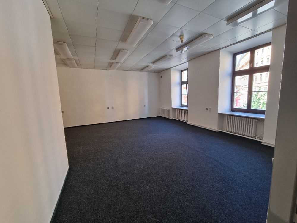 Pronájem kanceláře 42 m² – fotografie 2