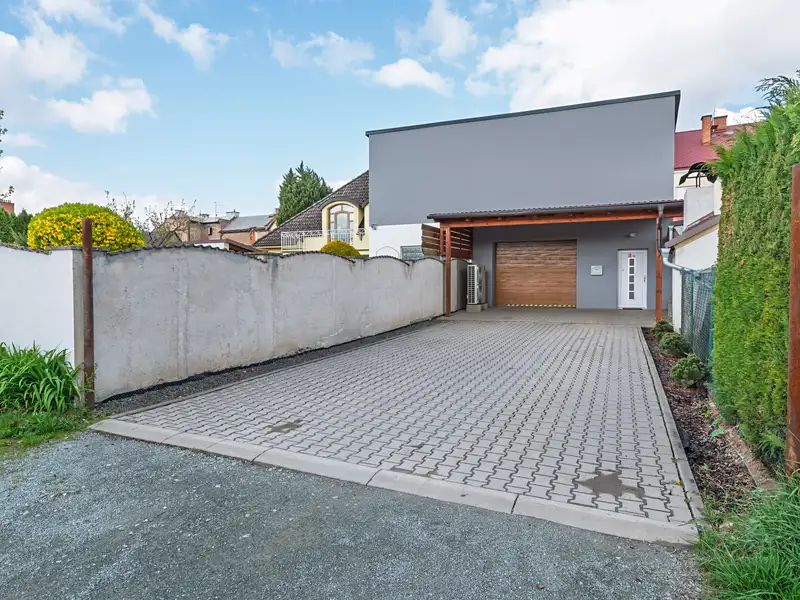 Prodej kanceláře 180 m², Jaroměř – náhled fotky 1