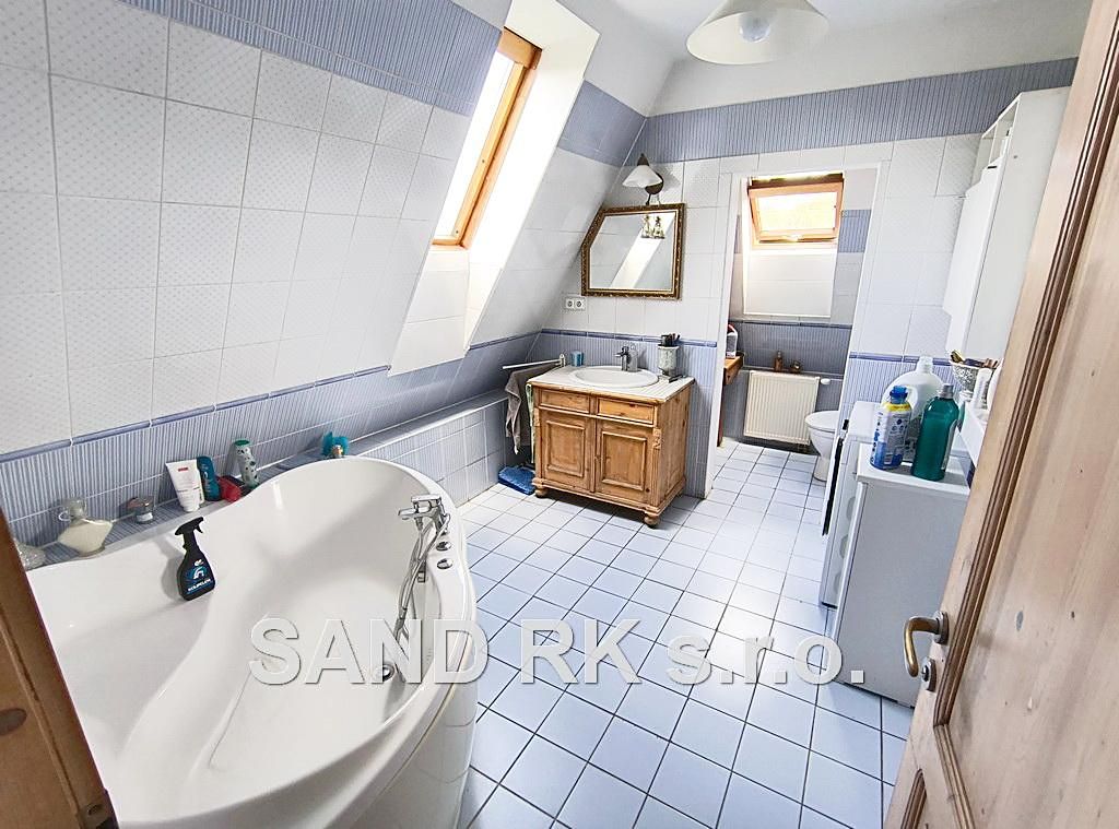 Prodej vícegeneračního domu 211 m², pozemek 260 m² – fotografie 2