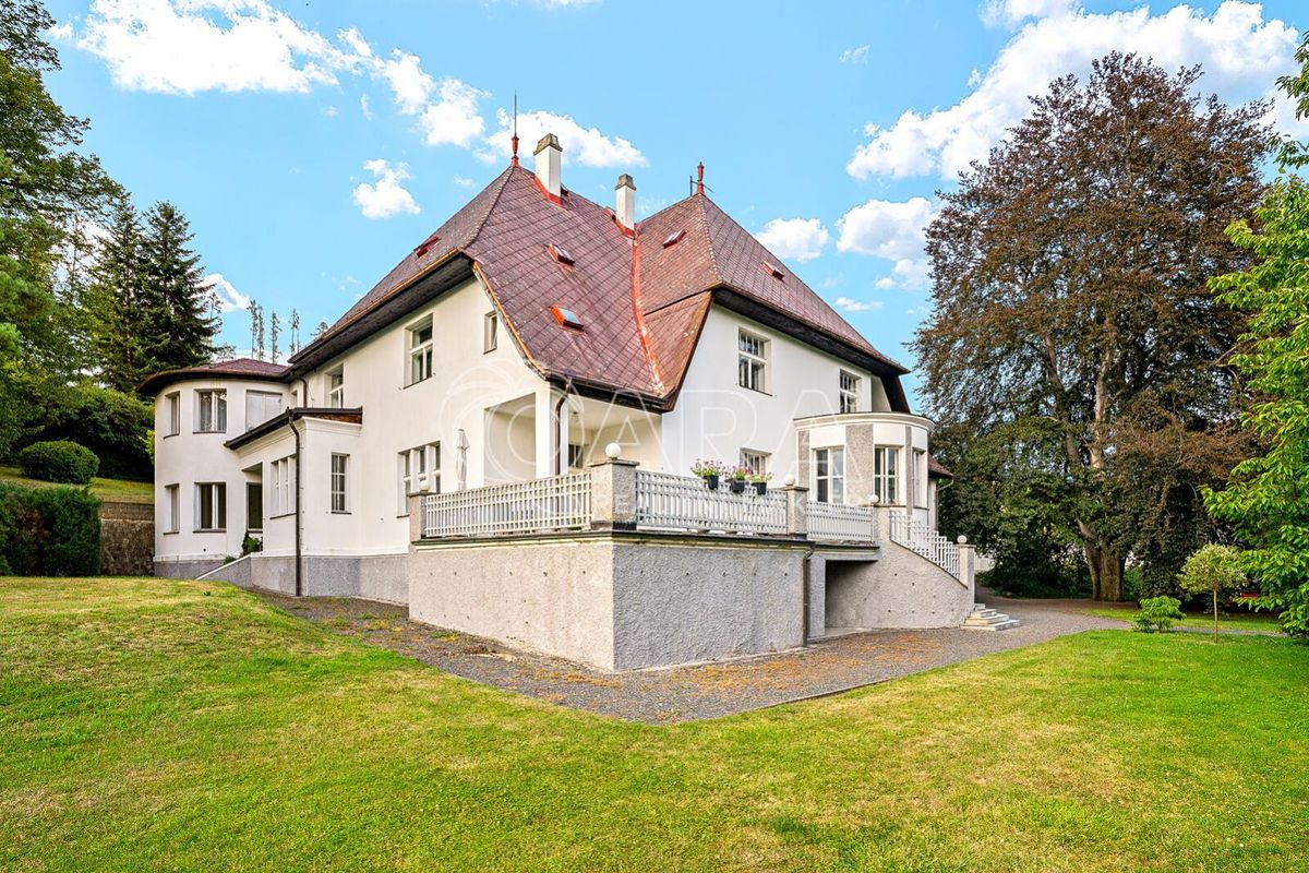Prodej vily 747 m², pozemek 6001 m² – fotografie 2