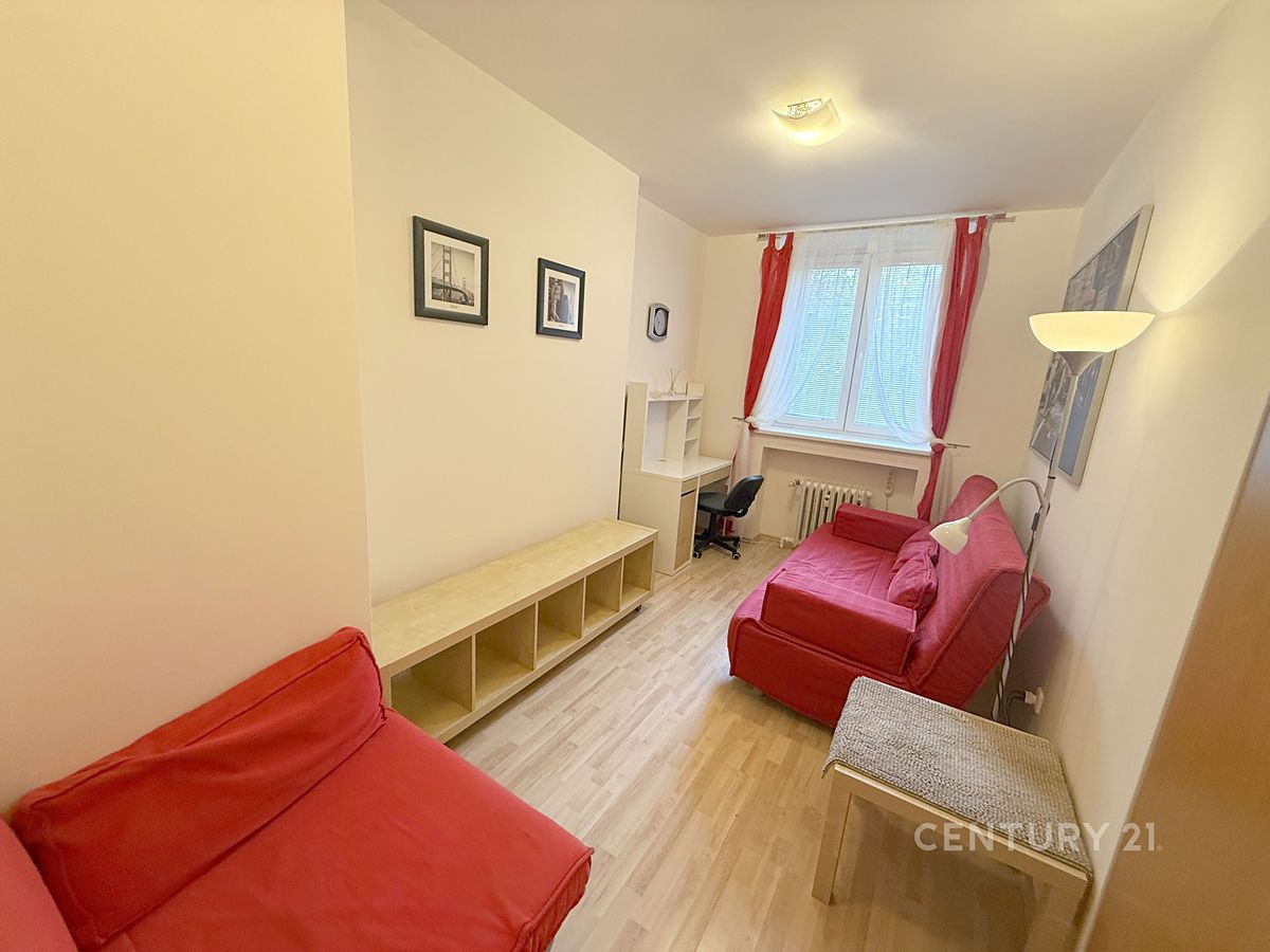 Pronájem bytu 1+kk 28 m² – fotografie 4