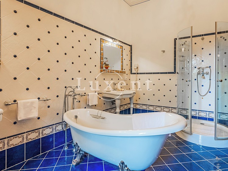 Комерційне приміщення на продаж, 2 500 м² (14 з 40)