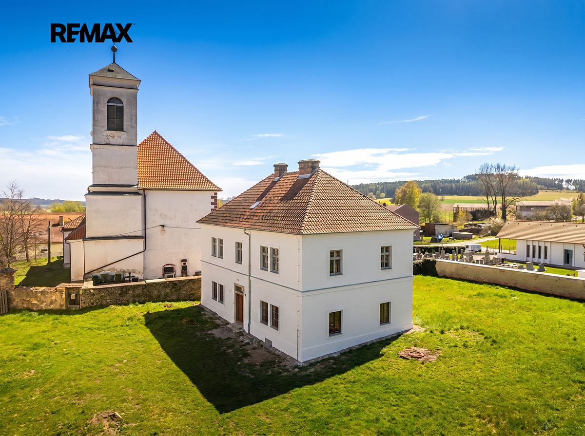 Prodej rodinného domu 415 m², pozemek 4660 m² – fotografie 2