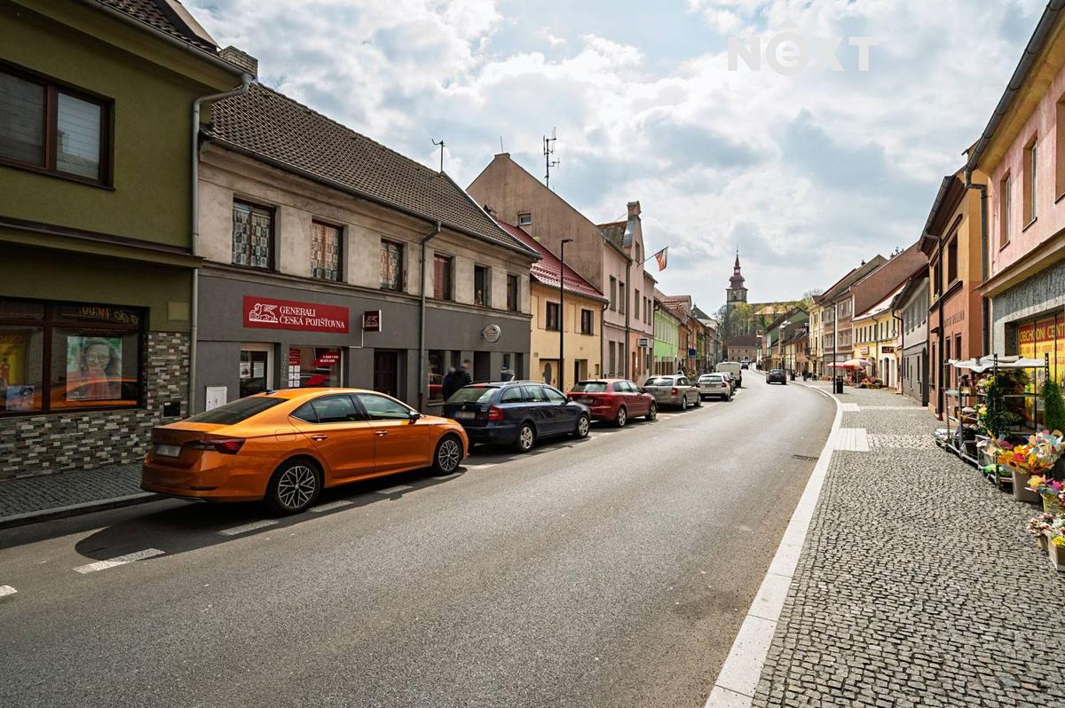 Prodej rodinného domu 243 m², pozemek 562 m²