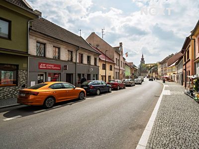 Prodej rodinného domu 243 m², pozemek 562 m²