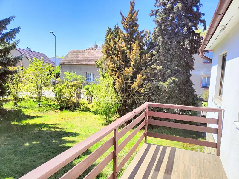 Prodej rodinného domu 258 m², pozemek 514 m², Praha – náhled fotky 3