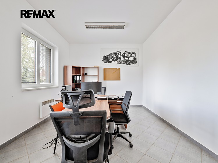Prodej komerčního prostoru, 2 100 m² (9 z 27)