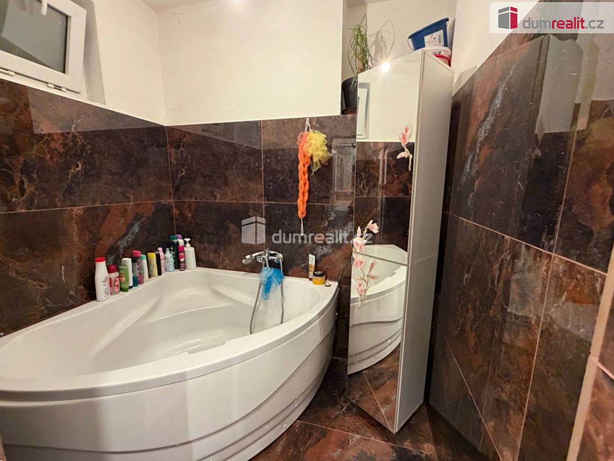 Prodej rodinného domu 150 m², pozemek 1226 m² – fotografie 3
