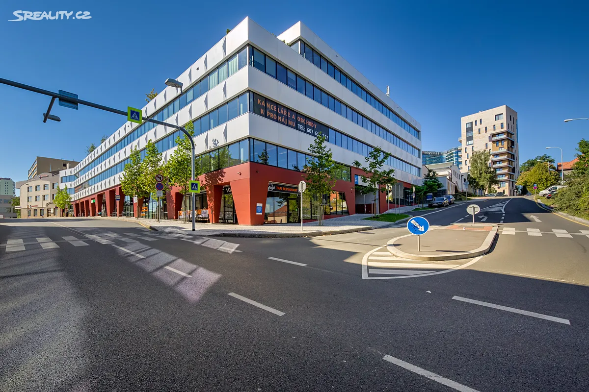 Pronájem kanceláře 1055 m², Praha