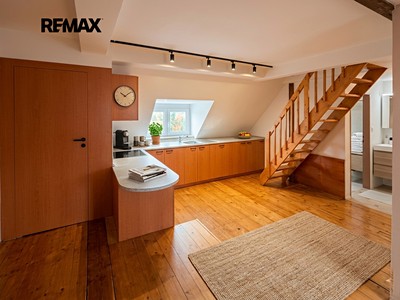 Prodej podílu 1/2  vícegeneračního domu 255 m², pozemek 1 224 m² — photo 5