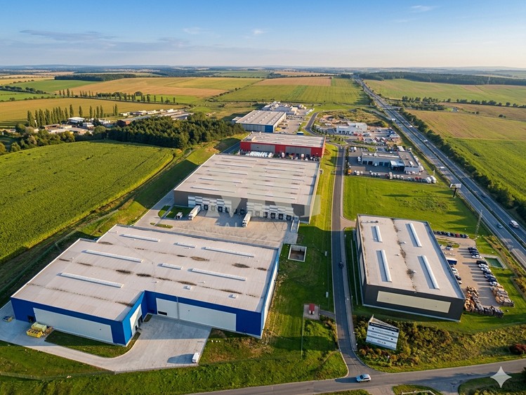 Комерційне приміщення в оренду, 600 м² (3 з 5)