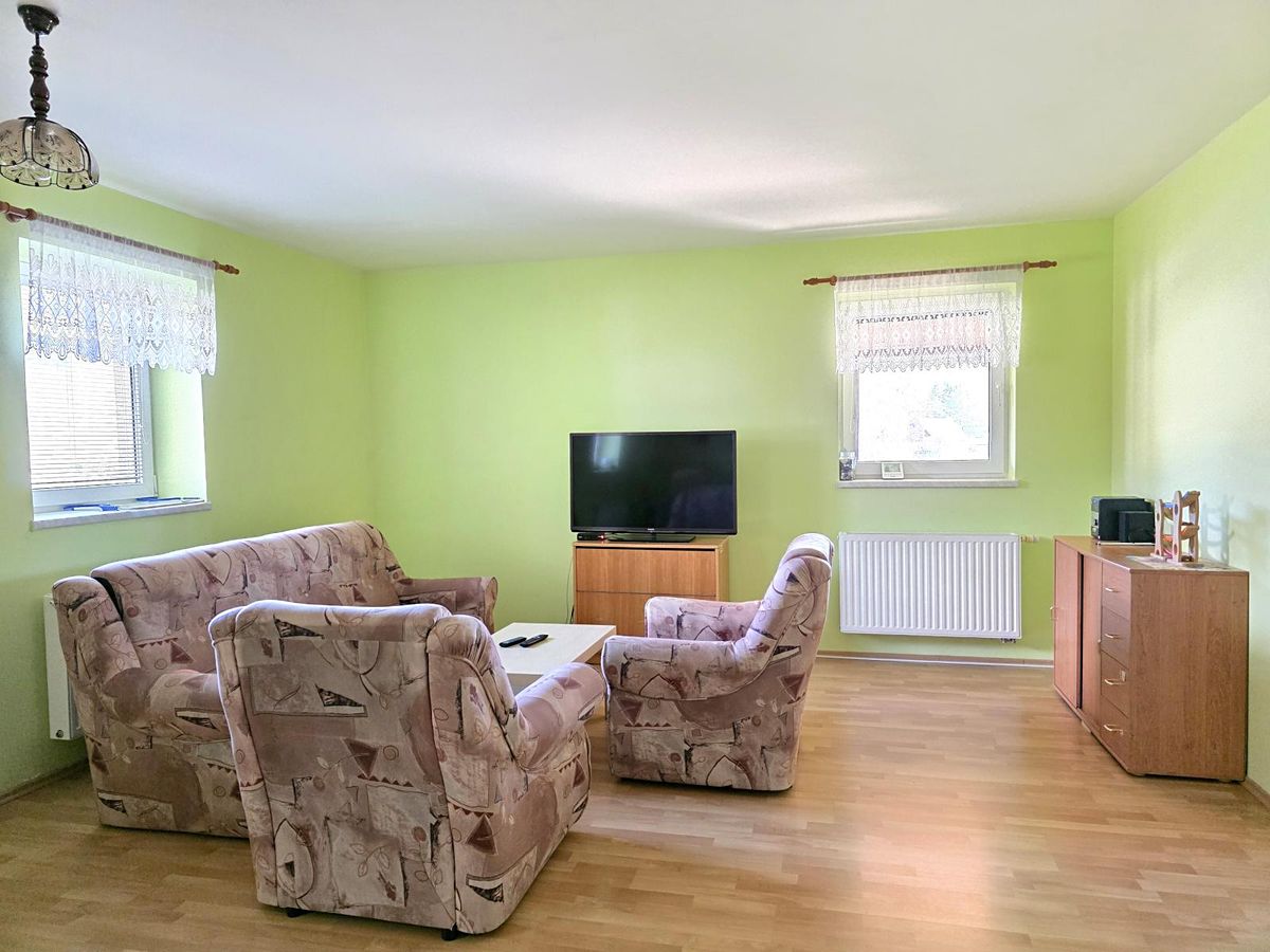 Prodej rodinného domu 160 m², pozemek 1125 m² – fotografie 4