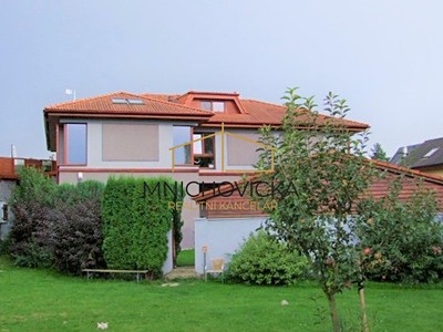 Prodej  rodinného domu 521 m², pozemek 792 m²