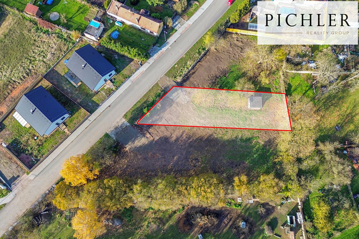 Prodej stavebního pozemku 759 m² – fotografie 2