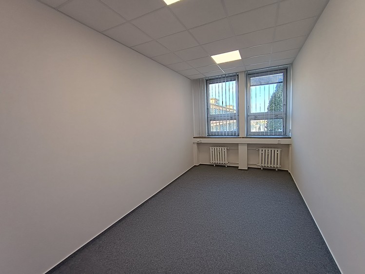 Pronájem komerčního prostoru, 17 m² (1 z 6)