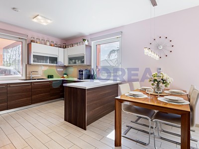 Prodej  rodinného domu 202 m², pozemek 1 000 m² — photo 3