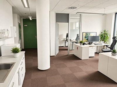 Pronájem komerčního prostoru, 86 m² (2 z 7)