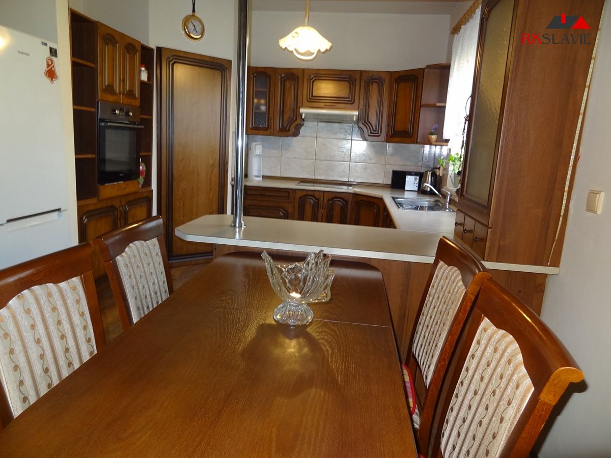 Prodej rodinného domu 110 m², pozemek 939 m² – fotografie 2
