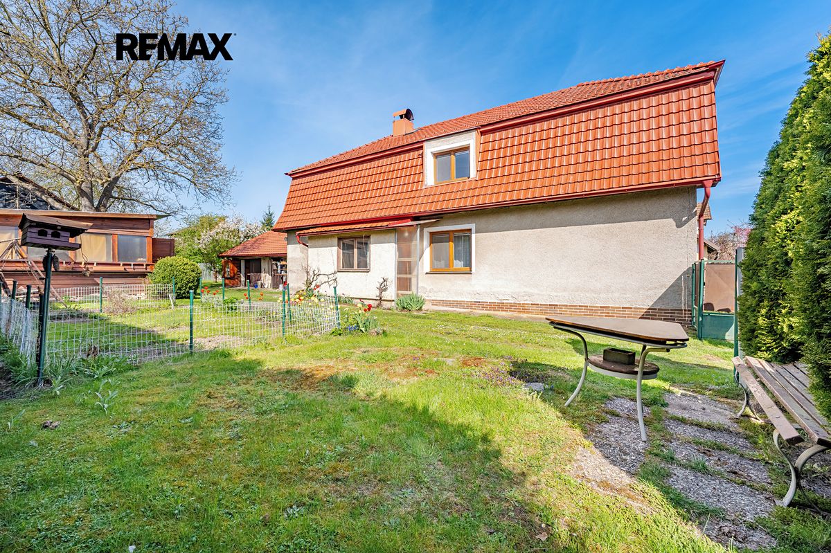 Prodej rodinného domu 248 m², pozemek 1168 m² – fotografie 4