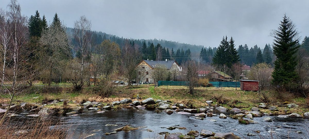 Pronájem rodinného domu 198 m², pozemek 5576 m²