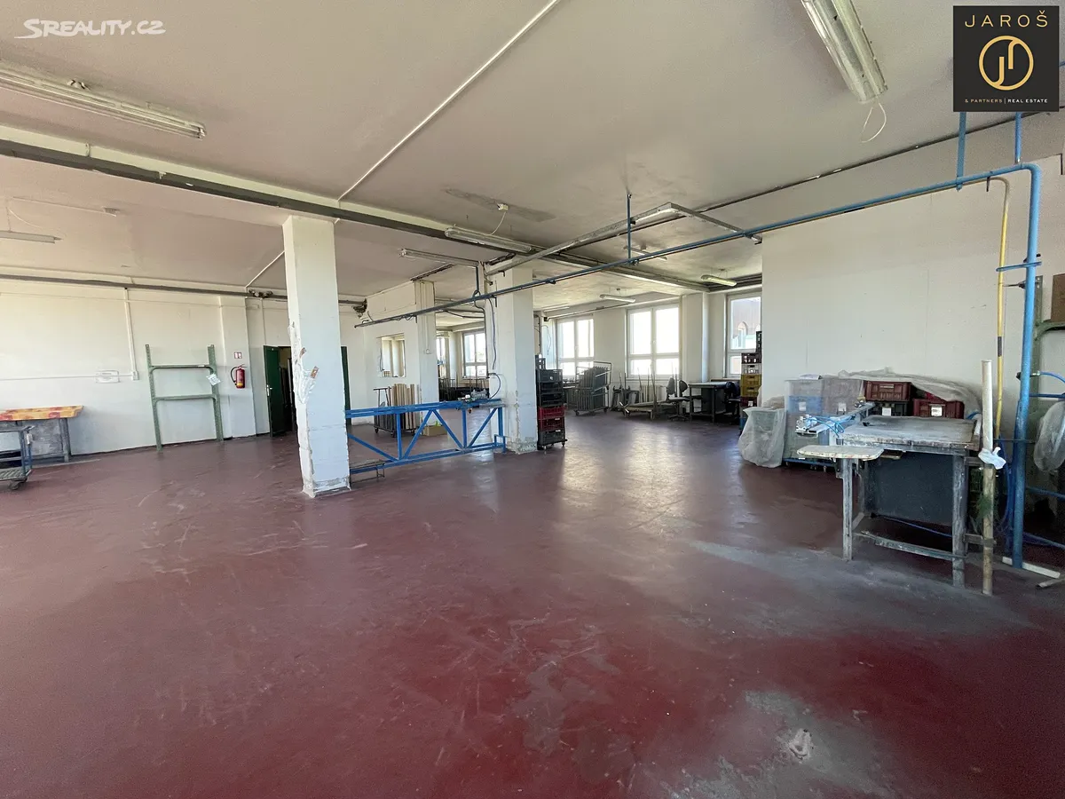 Pronájem výrobní haly, prostoru 291 m², Dělnická