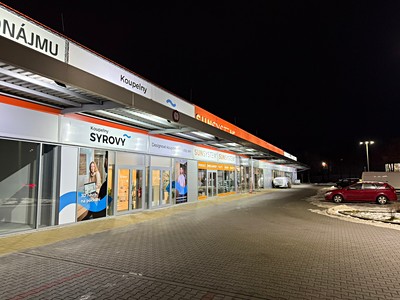 Pronájem obchodního prostoru 880 m² — photo 2